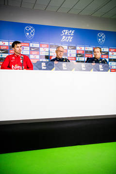 Ole Kristian Selnæs of Norway, Lars Lagerbäck, head coach