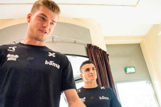 Alexander Sørloth and Mohamed Elyounoussi of Norway