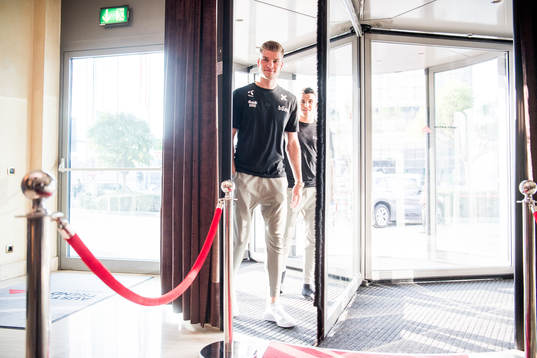 Alexander Sørloth and Mohamed Elyounoussi of Norway