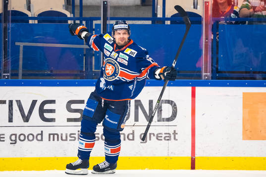 Växjös Janne Pesonen jublar