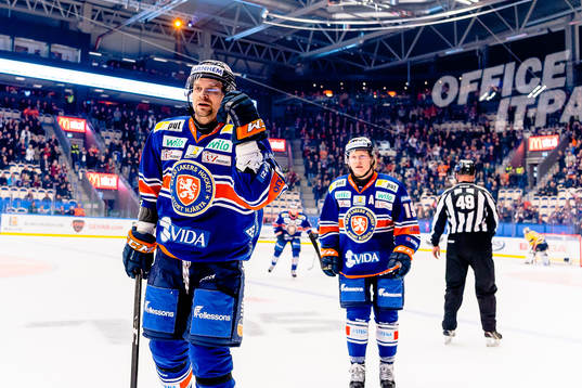 Växjös Janne Pesonen jublar
