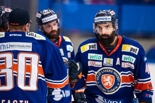 Växjös Daniel Rahimi jublar