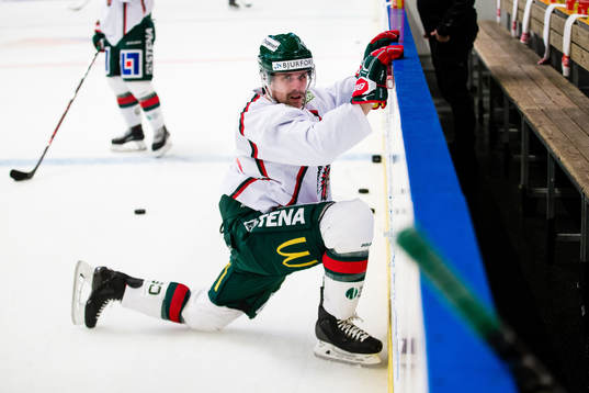Frölundas Jonathan Sigalet innan ishockeymatchen i SHL