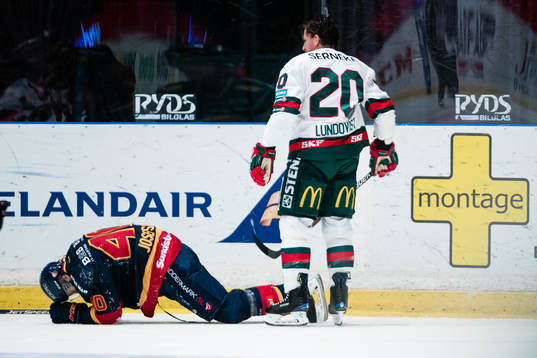 Djurgårdens Jacob Josefson har ont