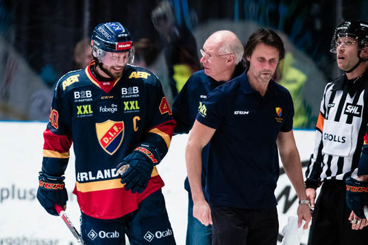 Djurgårdens Jacob Josefson har ont