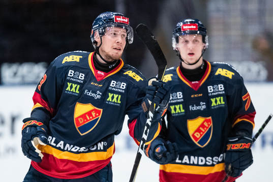 Djurgårdens Petteri Wirtanen jublar med lagkamrater