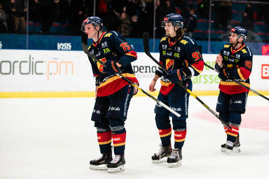 Djurgårdens Jakob Lilja och Axel Jonsson Fjällby deppar