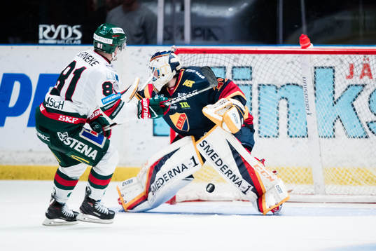 Frölundas Ryan Lasch med en straff i slutet av