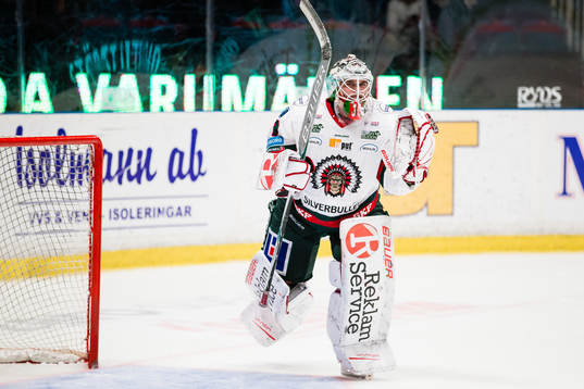 Frölundas målvakt Johan Gustafsson jublar