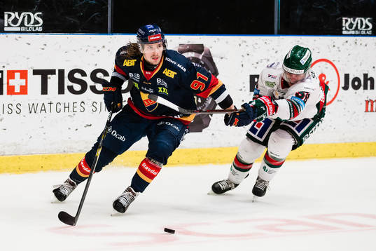 Djurgårdens Axel Jonsson Fjällby och Frölundas Jonathan