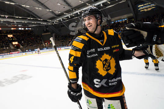 Skellefteås Bud Holloway jublar