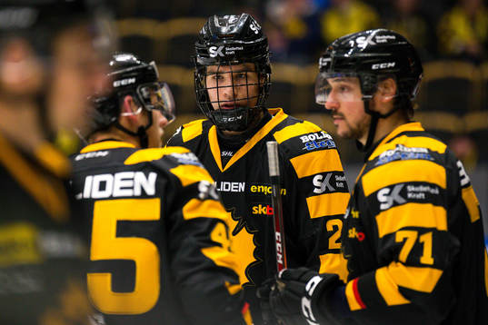 Skellefteås Albin Sundsvik, Juhamatti Aaltonen och Oscar