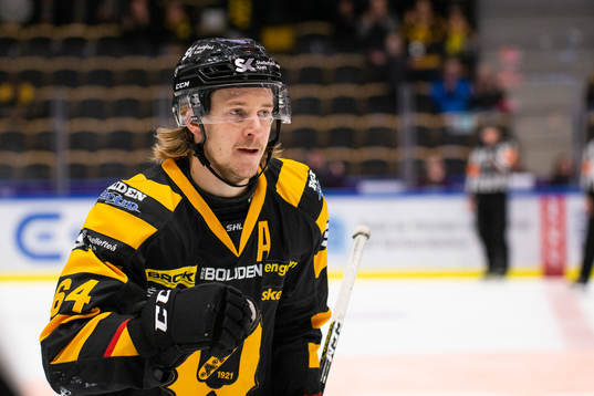 Skellefteås Jonathan Pudas jublar