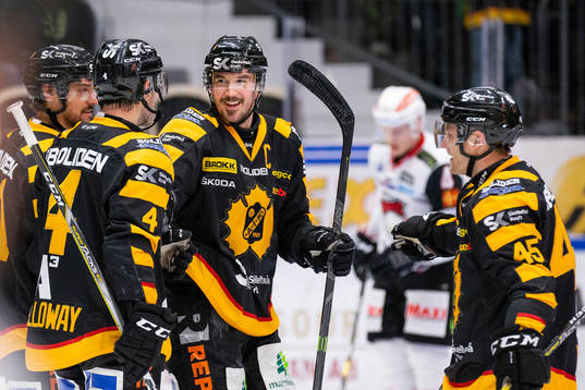 Skellefteås Jimmie Ericsson jublar