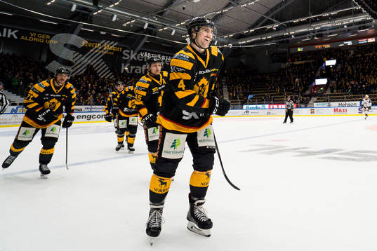 Skellefteås Bud Holloway jublar