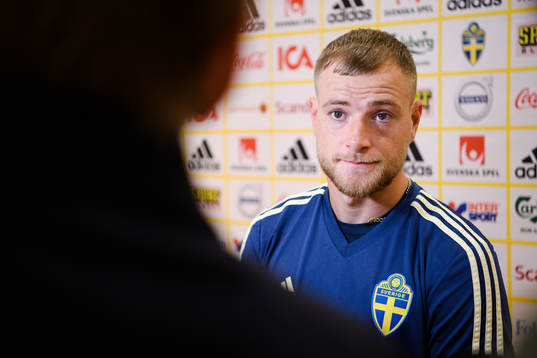 Bläddra bland fler bilder av Fotboll, Inför Nations League, Sverige, Mixad Zon