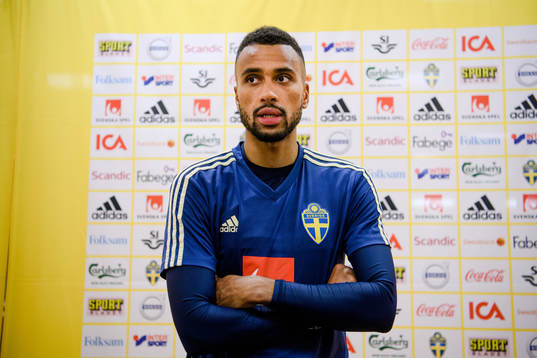 Isaac Kiese Thelin i mixed zone