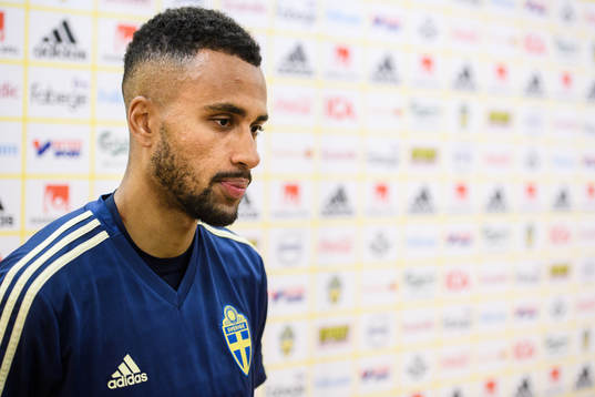 Isaac Kiese Thelin i mixed zone