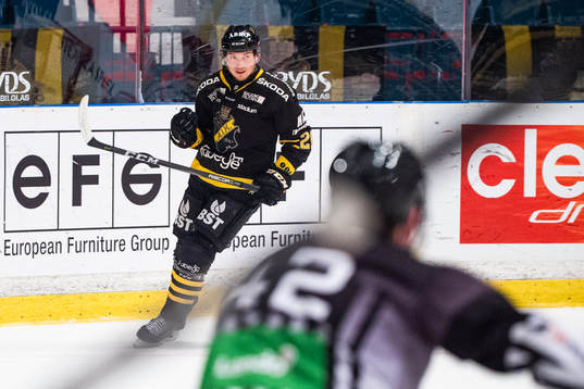 s Jesper Frödén jublar