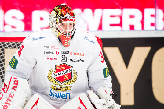 Almtunas målvakt Oscar Fröberg