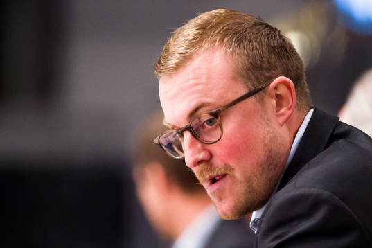 s assisterande tränare Jeff Jakobs