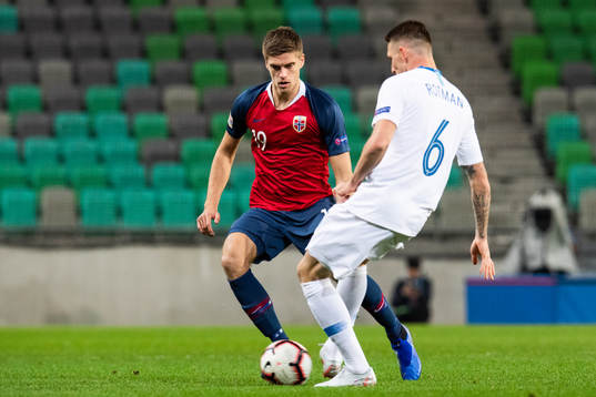 Markus Henriksen of Norway and Rajko Rotman of Slovenia