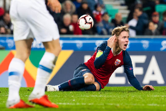 Stefan Johansen of Norway reacts