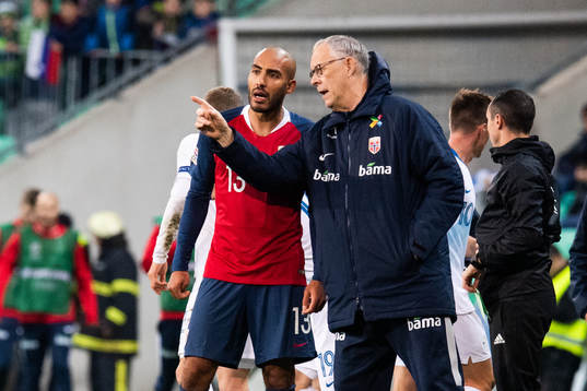 Haitam Aleesami and Lars Lagerbäck, head coach of Norway