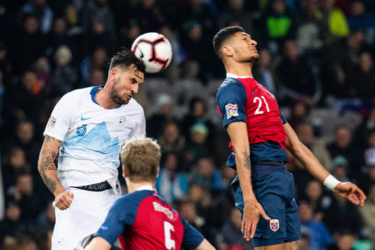 Amir Dervisevic of Slovenia and Bjørn Maars Johnsen of
