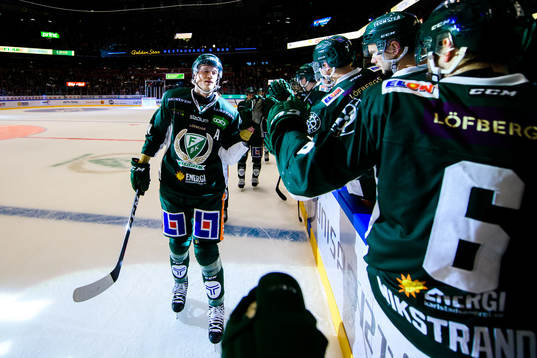 Färjestads Johan Ryno jublar