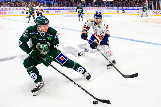 Färjestads Jesper Olofsson och Växjös Janne Pesonen