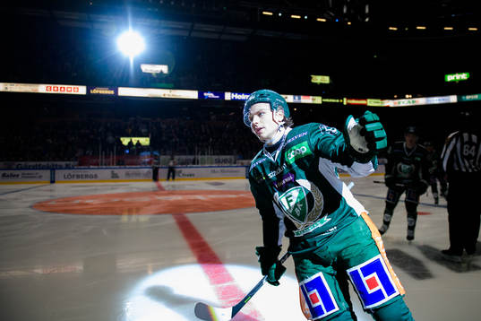 Färjestads Oskar Steen jublar