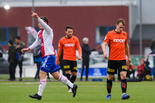 Nikolai Harris of Åsane looks dejected