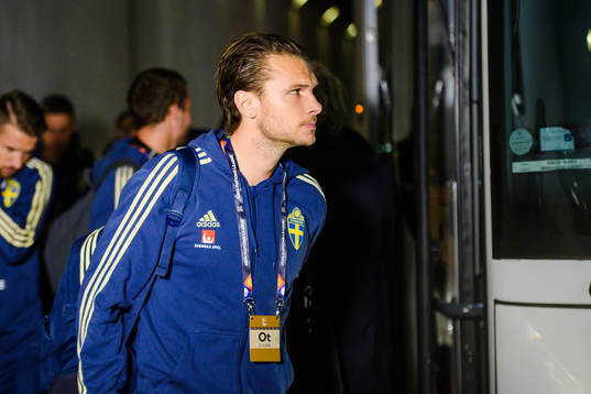 Albin Ekdal of Sweden arrives at the arena