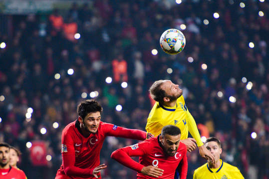 Okay Yokuslu and Cenk Tosun of Turkey in a duel with