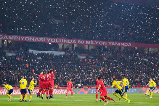 Sebastian Larsson of Sweden with a free kick