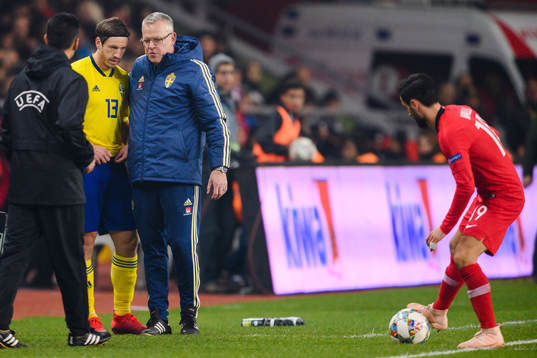 Gustav Svensson and head coach Janne Andersson of Sweden