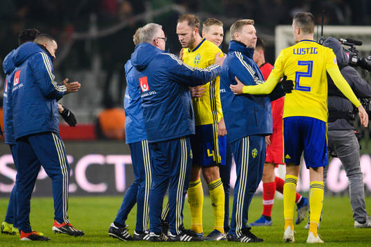 Head coach Janne Andersson and Andreas Granqvist of Sweden