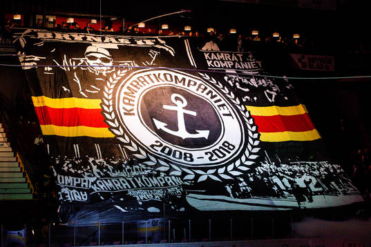 Brynäs supportar med ett tifo