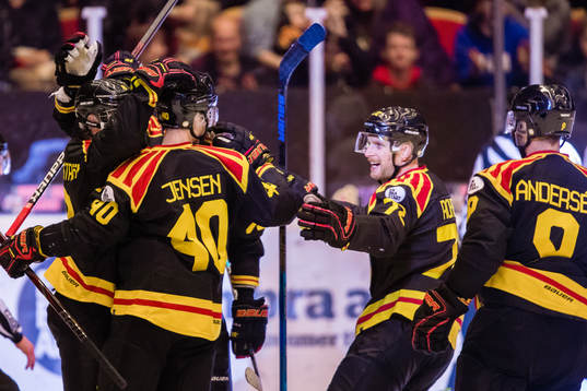 Brynäs Jesper Jensen jublar med Joachim Rohdin