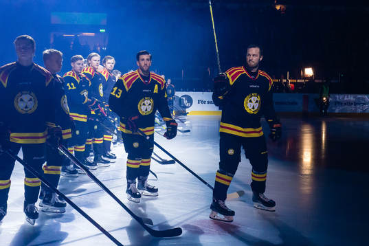 Brynäs Ryan Gunderson och Niclas Andersén tackas för 350