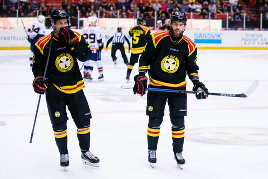 Brynäs Robert Kousal (h) och Joachim Rohdin (v) deppar