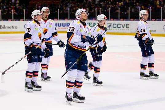 Djurgårdens Petteri Wirtanen deppar med Marcus Davidsson ,