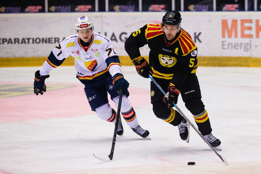 Brynäs Lukas Kilström och Djurgårdens Jonathan Davidsson