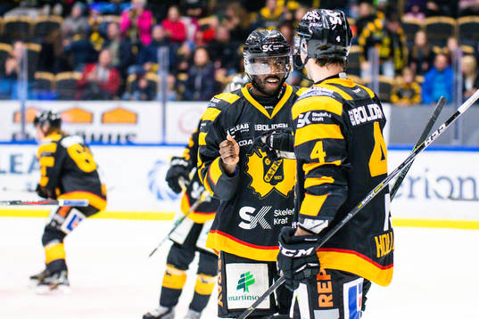 Skellefteås Edwin Hedberg och Bud Holloway jublar