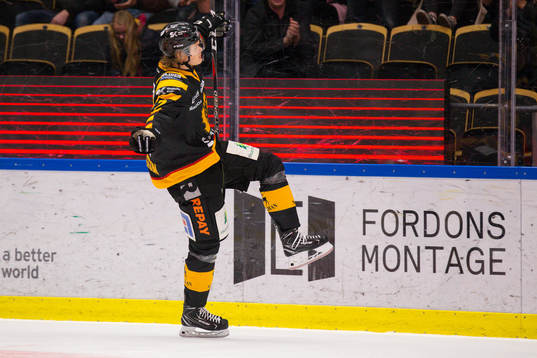 Skellefteås Albin Eriksson  med avgörande straffmålet