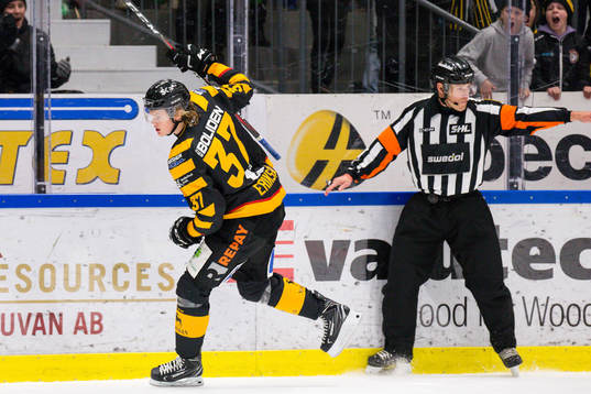 Skellefteås Albin Eriksson jublar