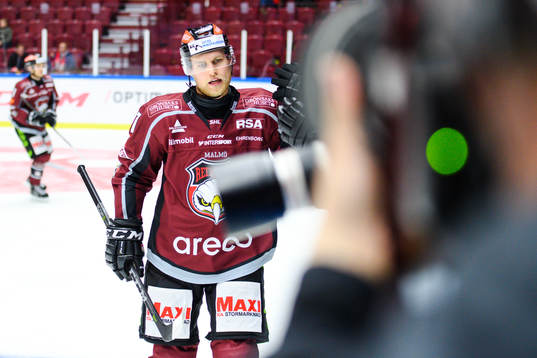 Malmö Redhawks Konstantin Komarek jublar