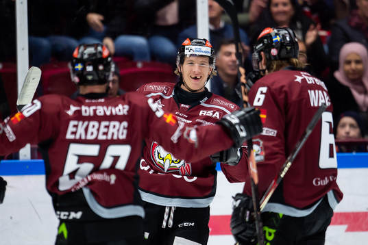 Malmö Redhawks Emil Sylvegård jublar