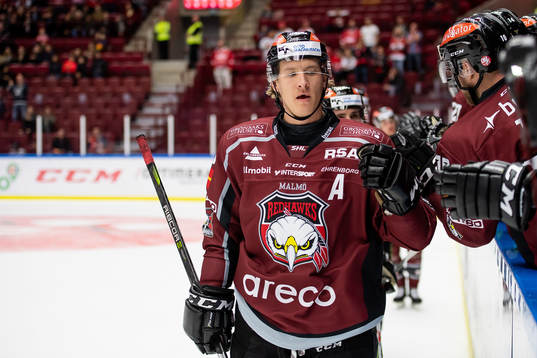 Malmö Redhawks Emil Sylvegård jublar